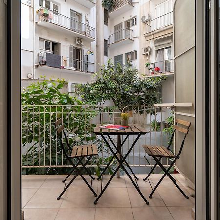Ideally Located Apartment In Central Athens Exterior photo