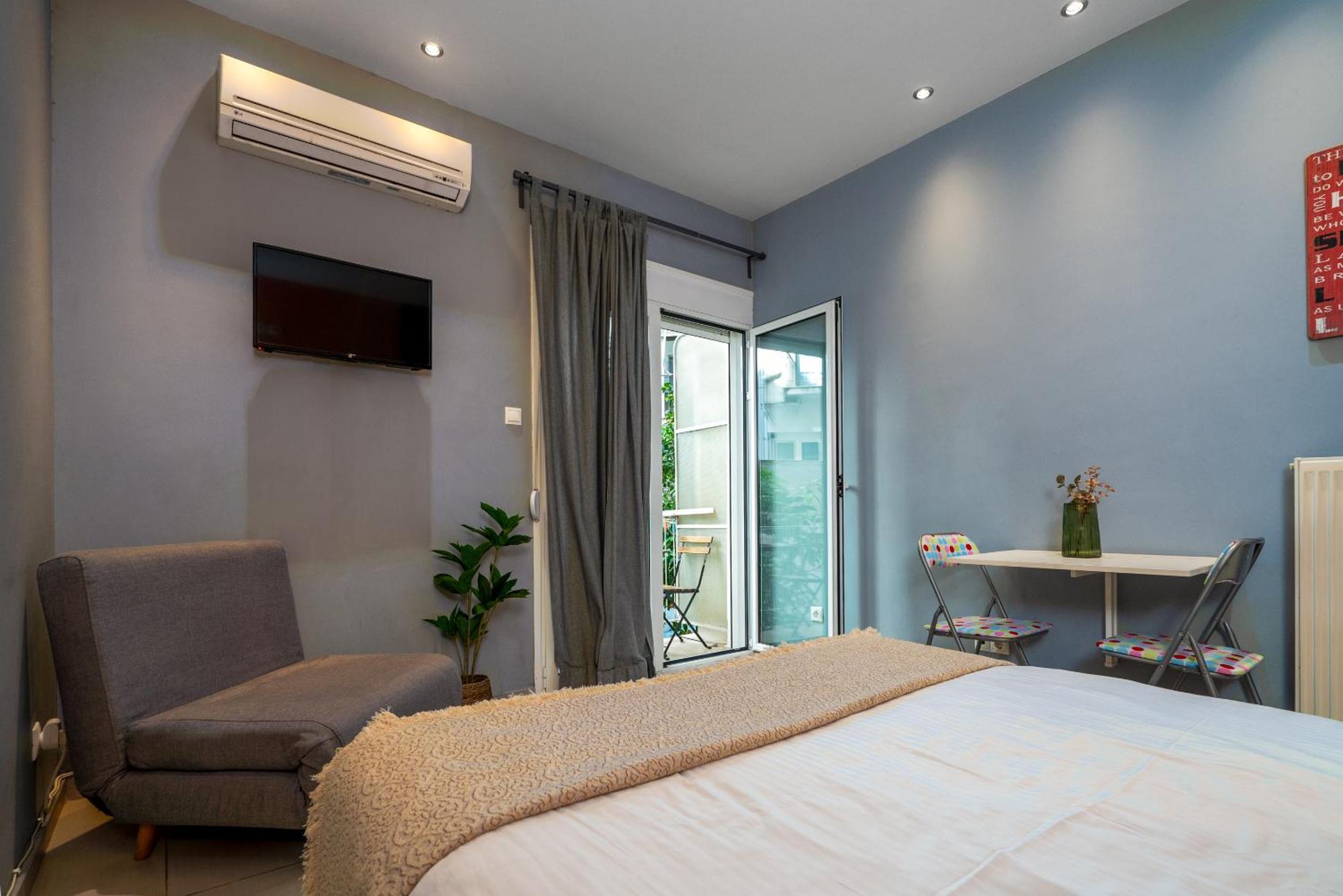 Ideally Located Apartment In Central Athens Exterior photo